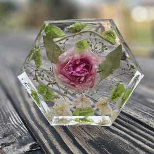 Elegant Resin Flower Preservation Service | Customized and Personalized Keepsake | Wedding, Funeral, Mother's Day Flowers | Unique Gift Idea